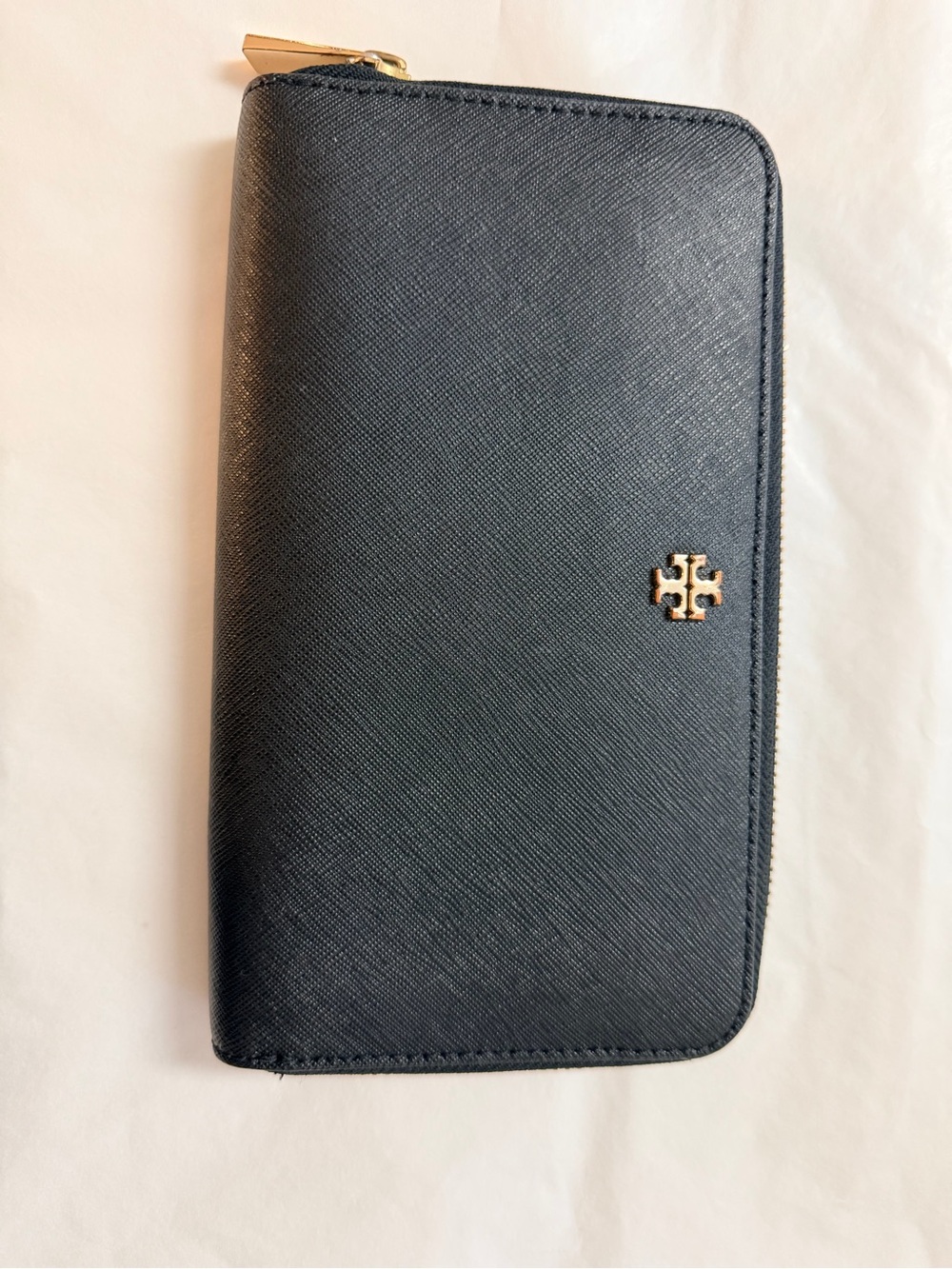 GUC ~ Tory Burch Black Emerson Zip-Around Wallet with Gold Logo